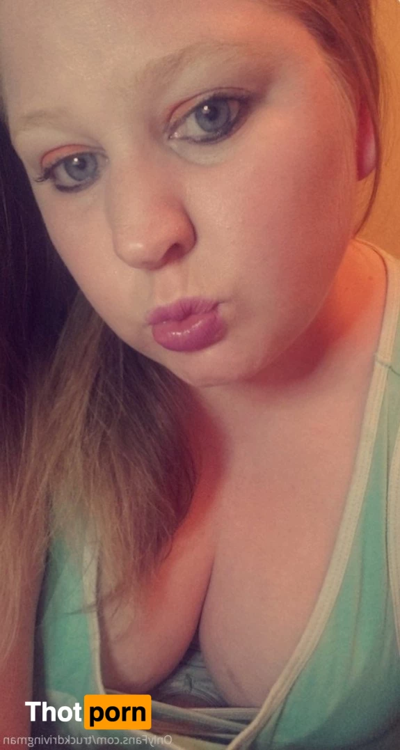 TRUCK DRIVING MAN 2607395