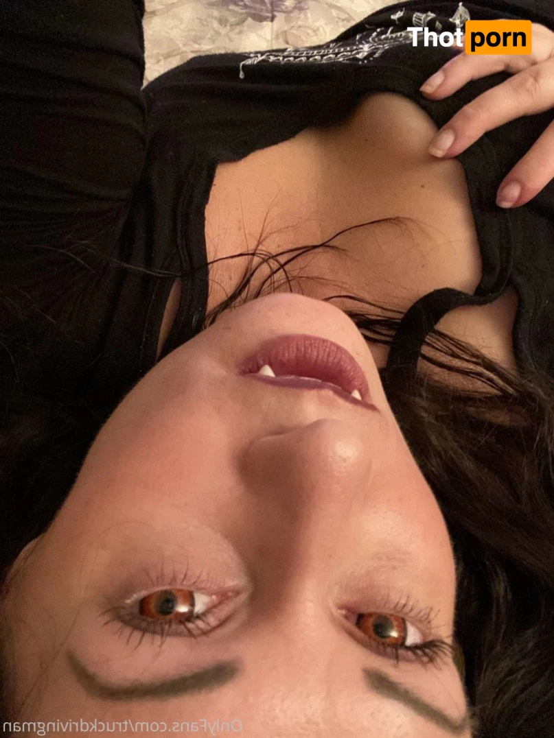 TRUCK DRIVING MAN 2607413