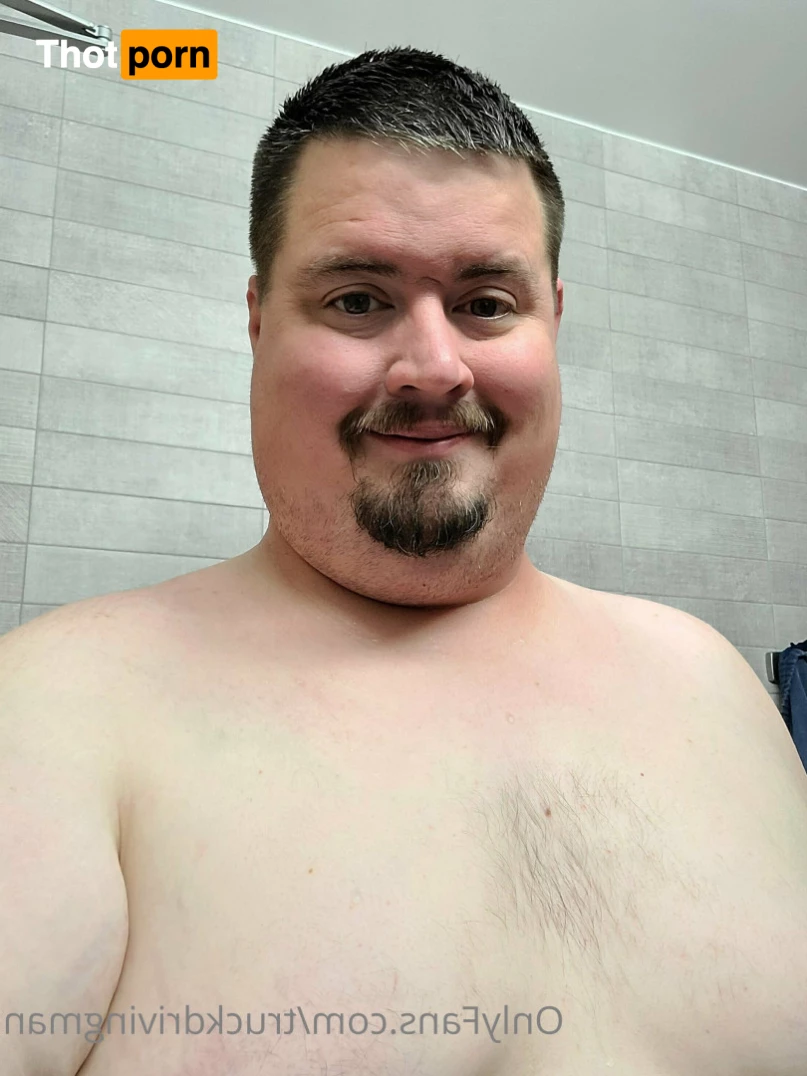 TRUCK DRIVING MAN 6116815