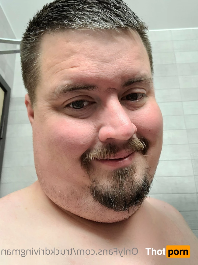 TRUCK DRIVING MAN 6116826