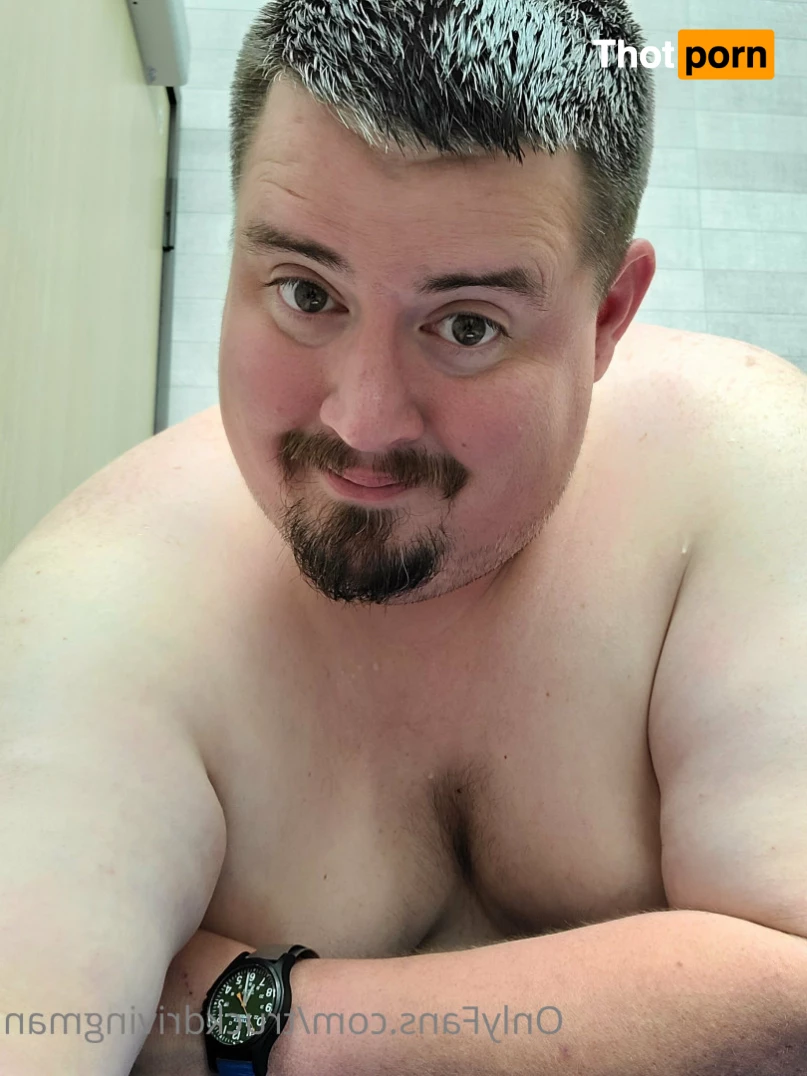 TRUCK DRIVING MAN 6116833