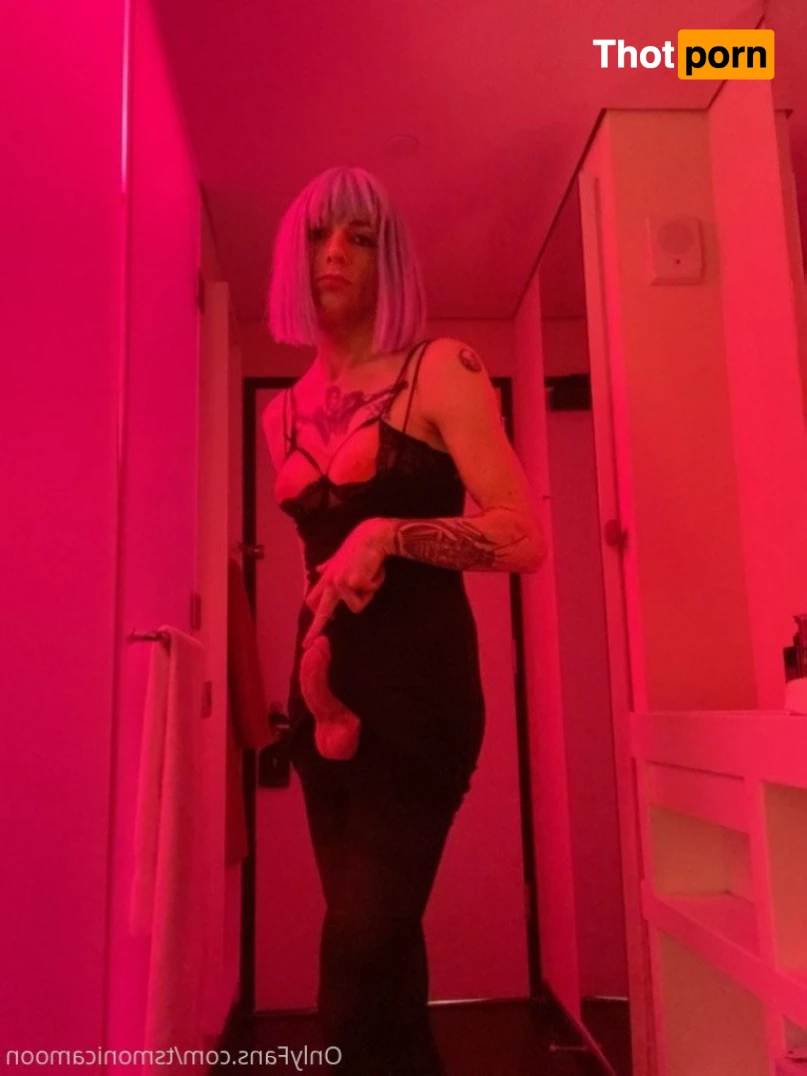 TsMonicaMoon 2893647