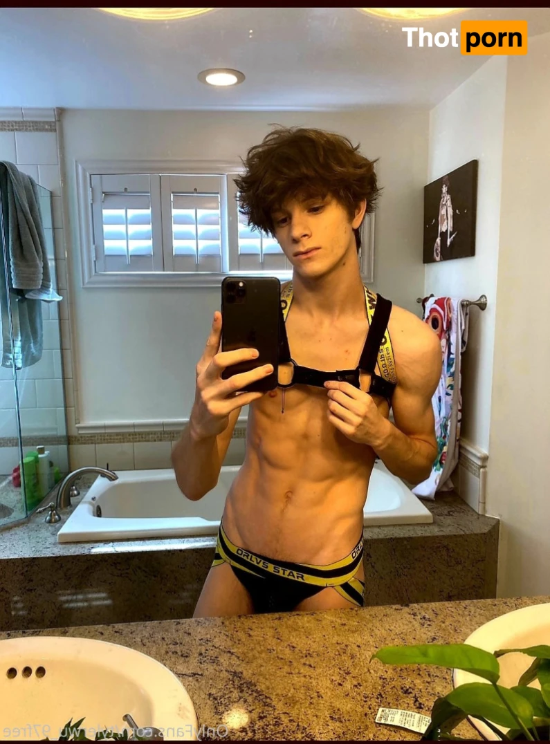 Tyler Wu | Free page woooo 15251108