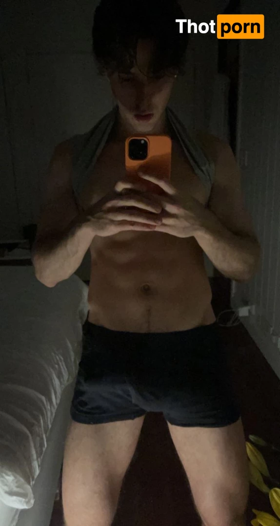 uronlyhotguy 2619331