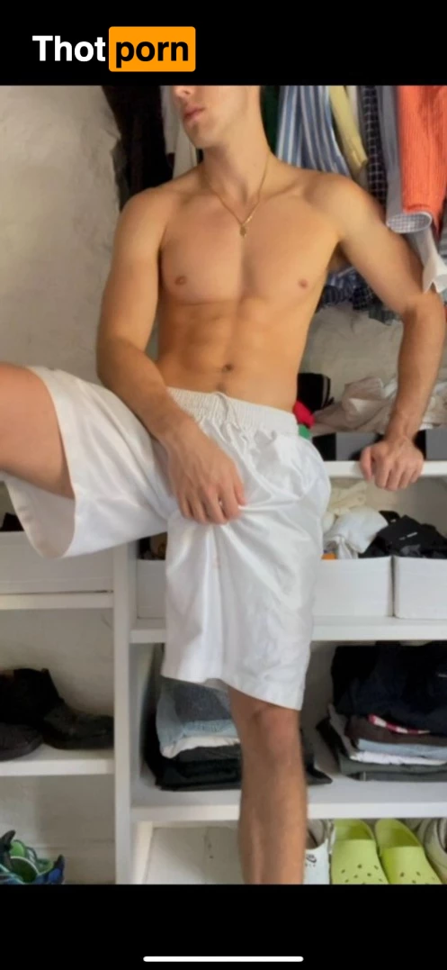 uronlyhotguy 2619381