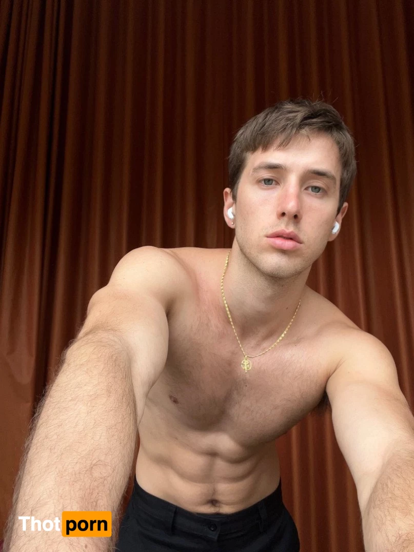 uronlyhotguy 2619421