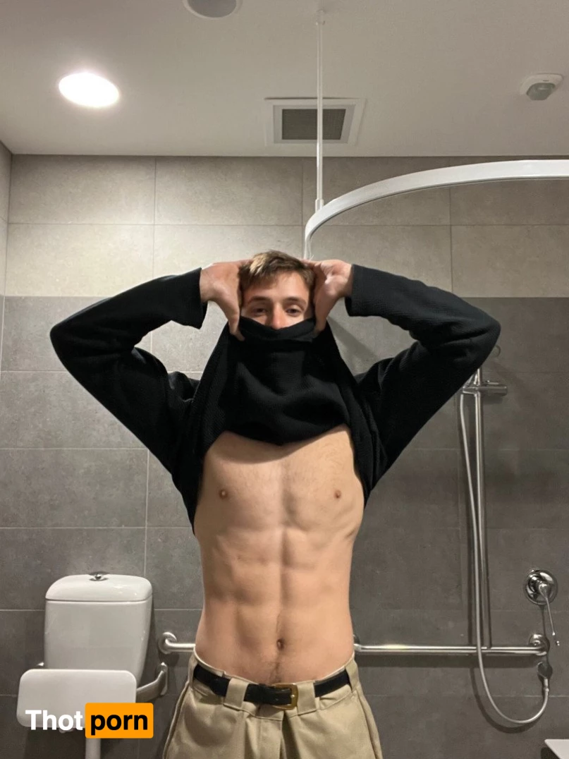 uronlyhotguy 2619528