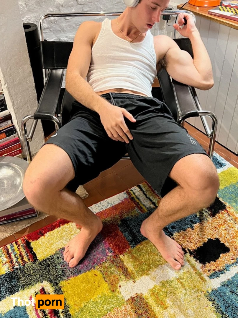 uronlyhotguy 2619564