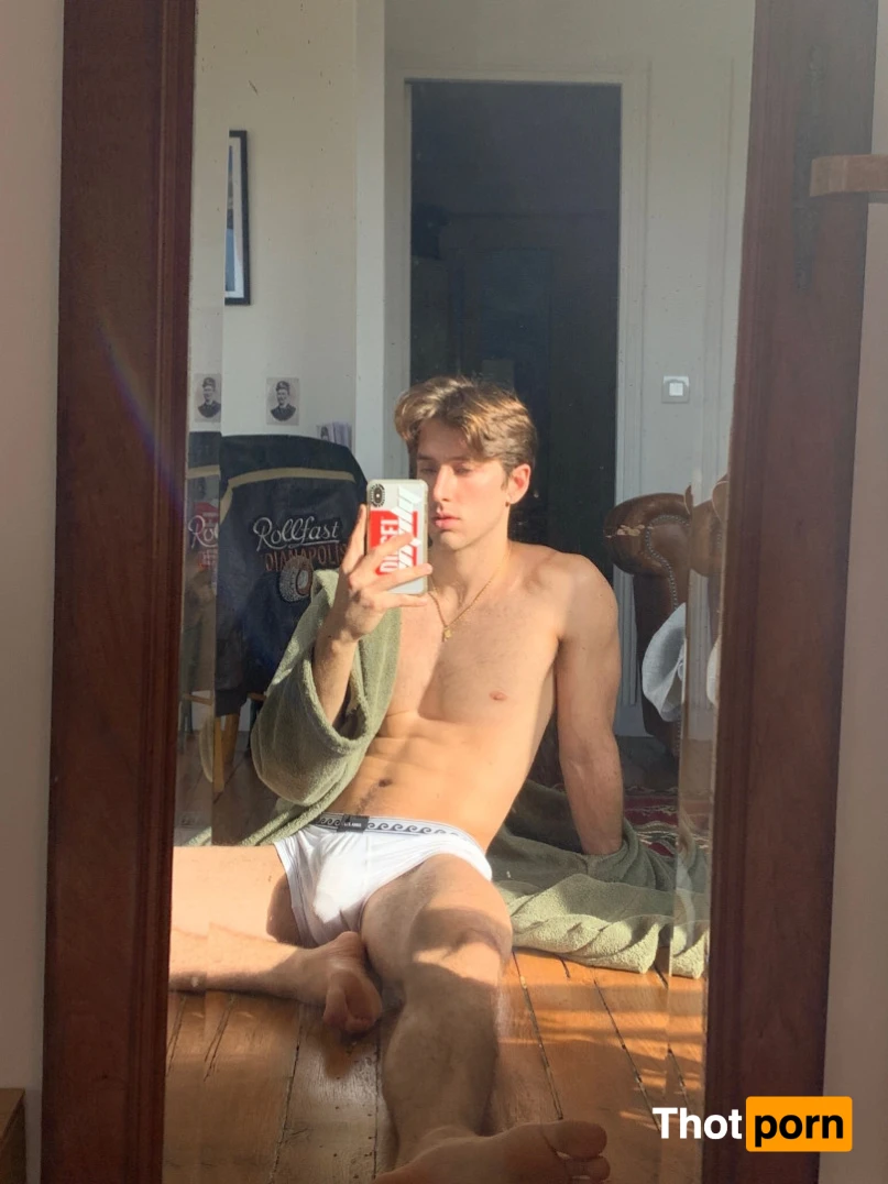 uronlyhotguy 15223837