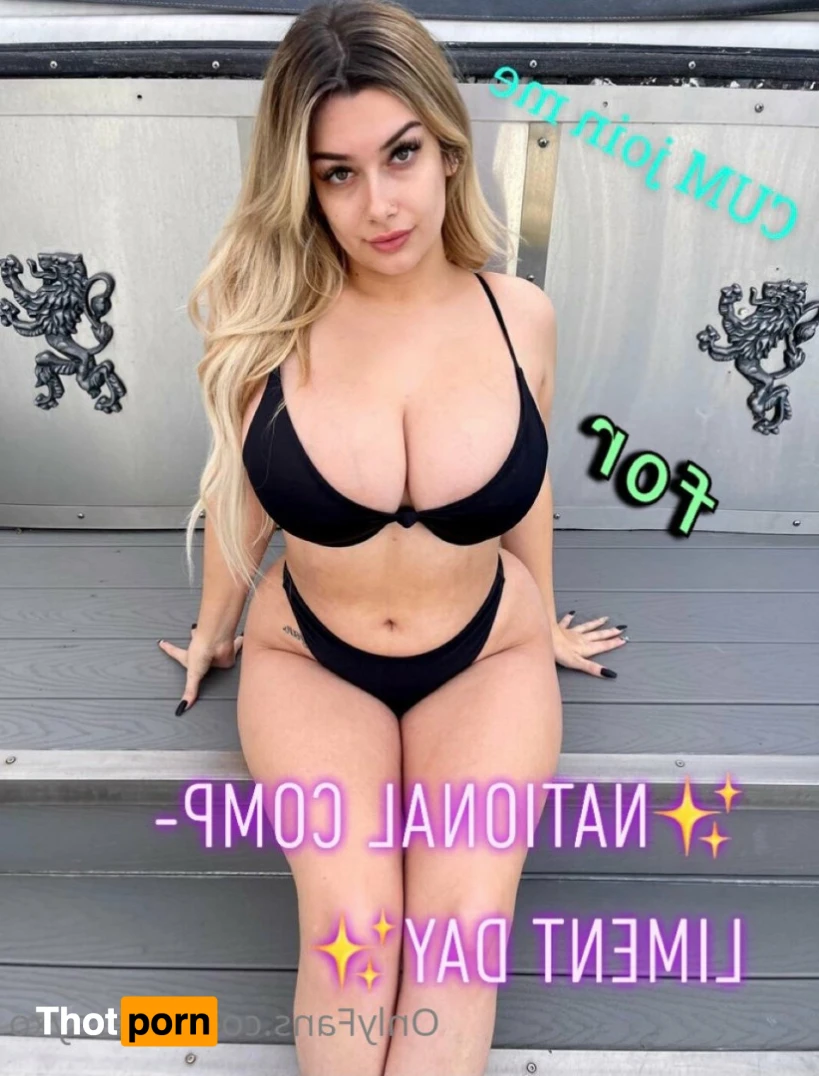 Elle Ray 🍒 11104004