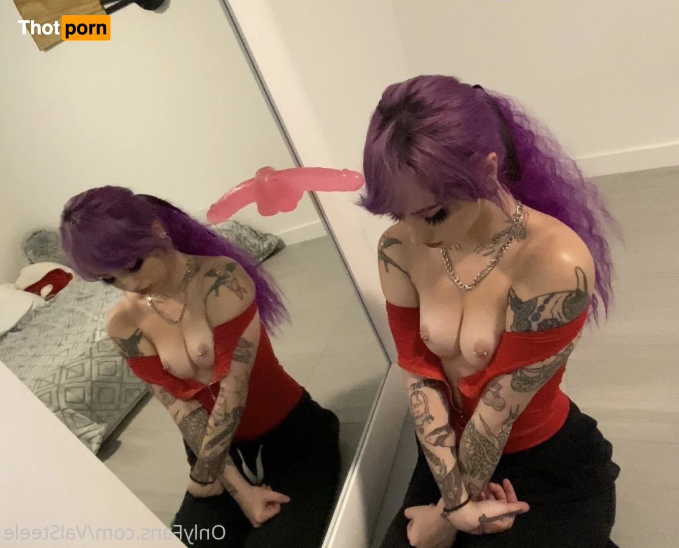 VALERiCA STEELE 15164494