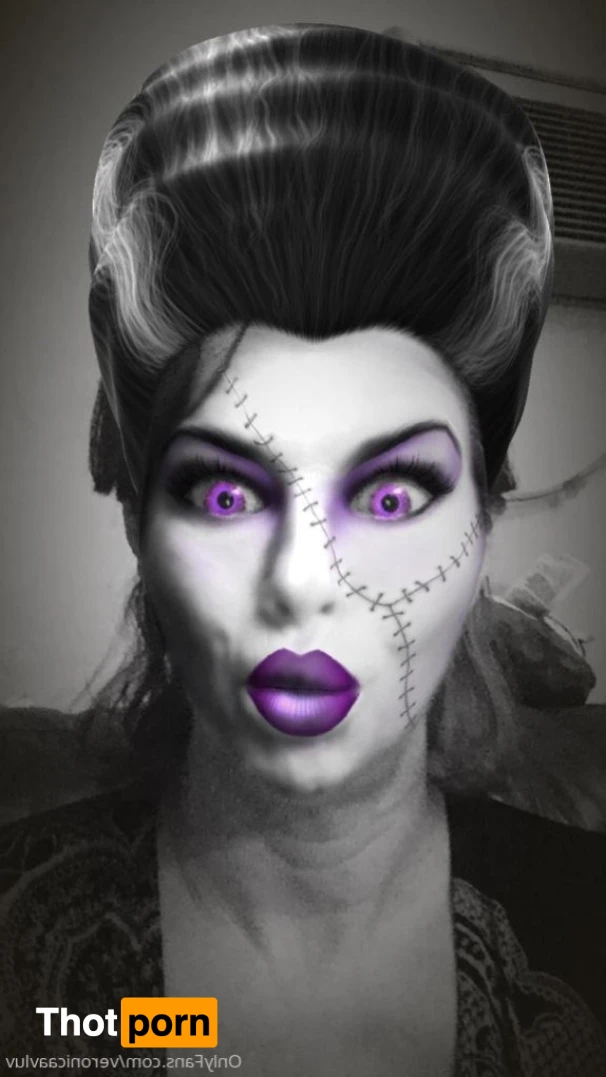 Veronica Avluv 14916058