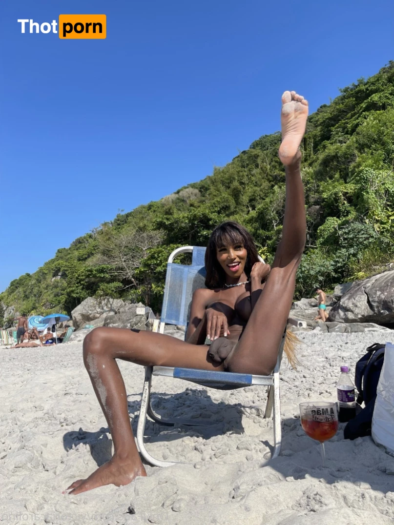 victoriacarolino 5864110