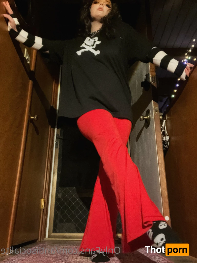 Violet Vaine 5863671