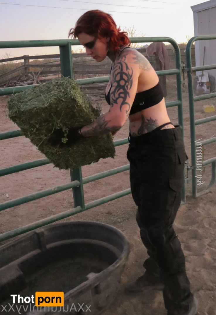 Autumn Ivy 🔪 9433529