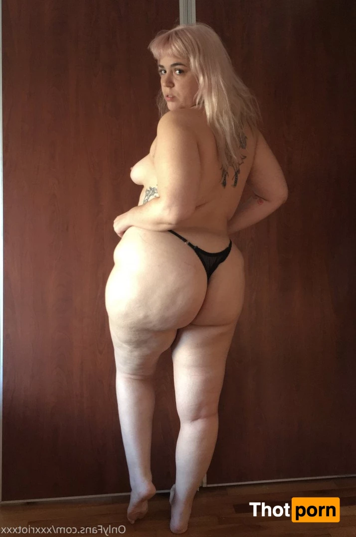 RIOT⛓ BBW🍑 2575584