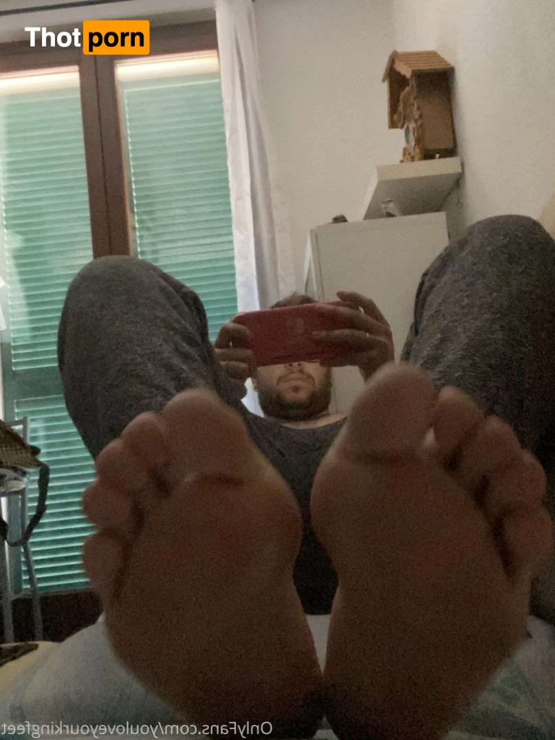 youloveyourkingfeet 2569819