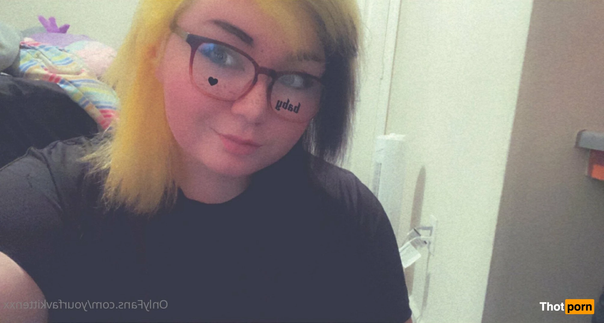 yourfavkittenxx 2571276