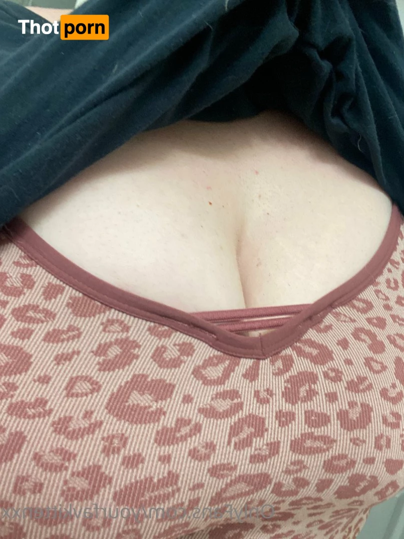 yourfavkittenxx 2571317