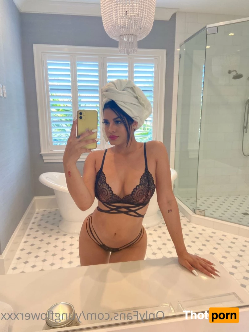 ❗️COLLEGE BABE❗️ 2568790