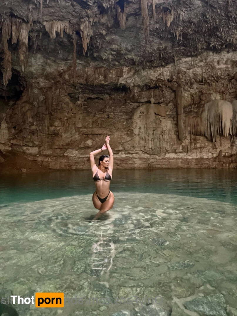 Abroad with Mila 14651006