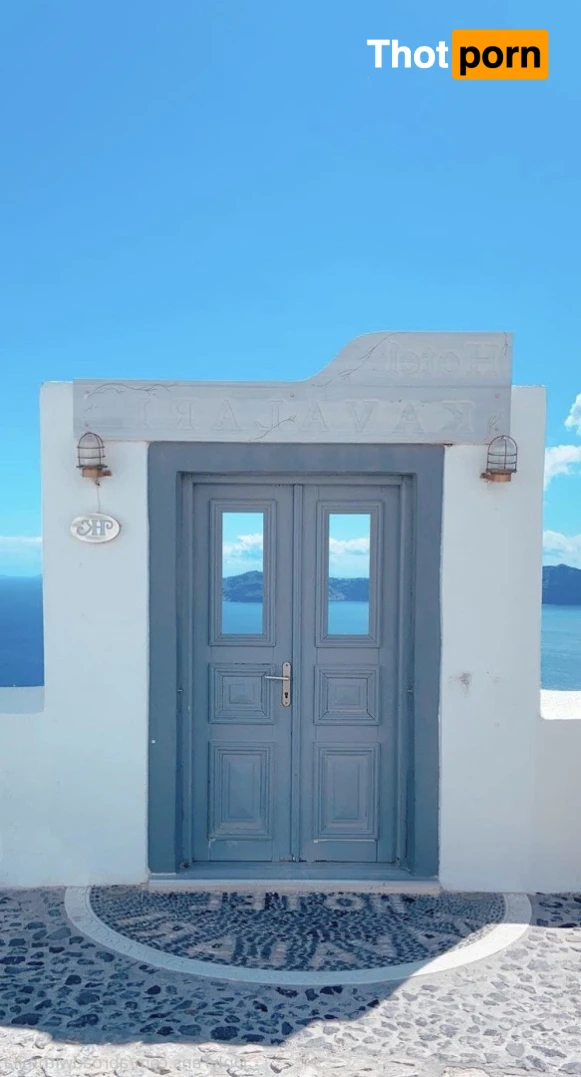 Abroad with Mila 14651422