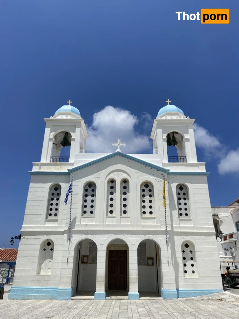 Abroad with Mila 14652158