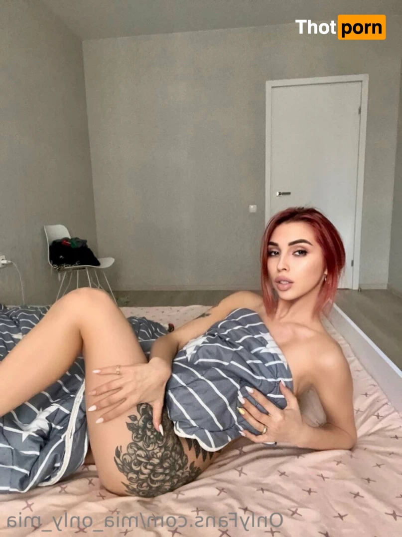 👄  Mia 👄 7805721