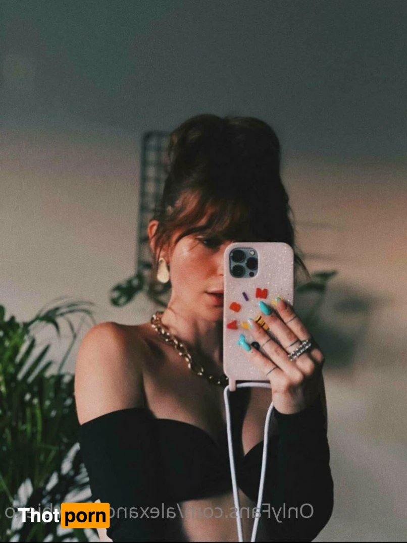 Alexandra 🐰 4659841