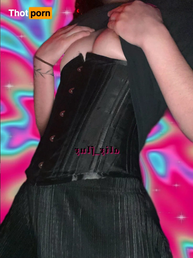 Alix Flux (THEY/HE) 5814349