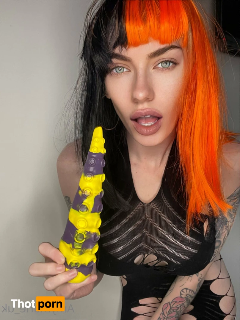 Amy Marie ☘️ 5982447