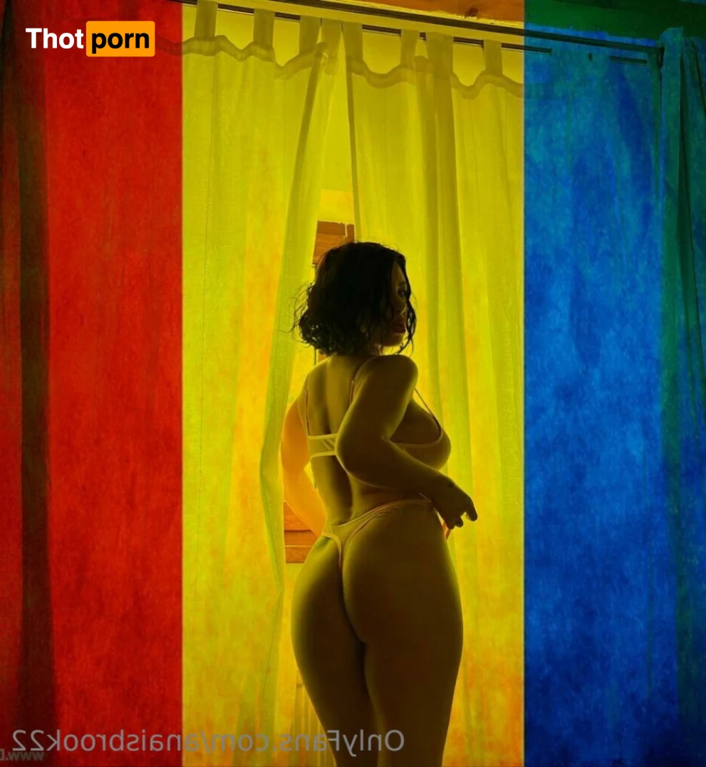 Anais Brook22 12479077