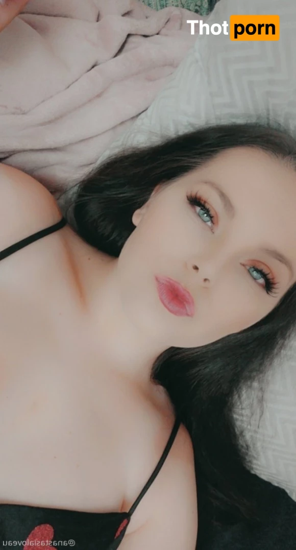 anastasialoveau 5642945