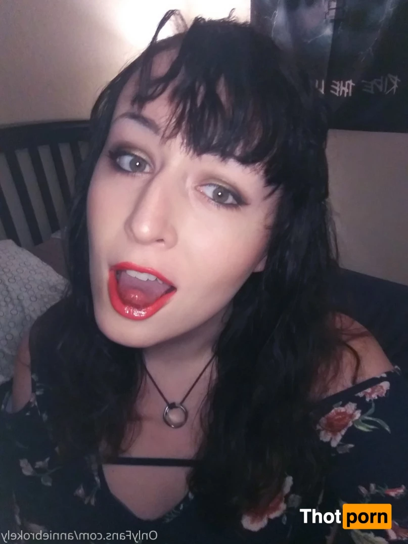 Annie Brokely 5638819