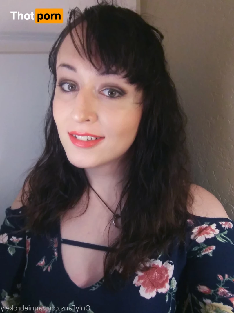 Annie Brokely 5638859