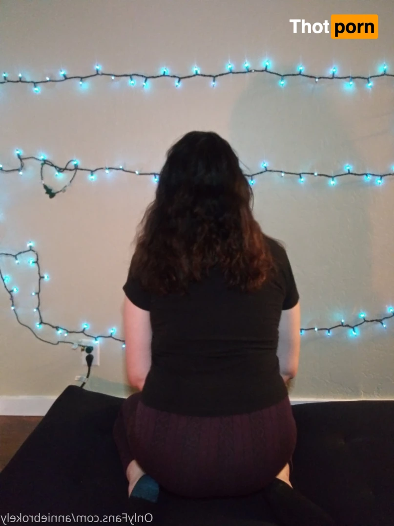 Annie Brokely 5639024