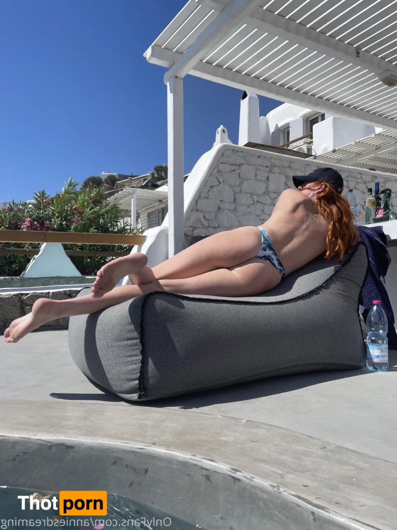 Anniee Charlotte the girl with 2 vaginas 7860071