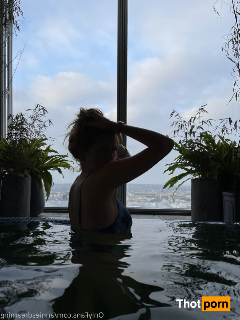 Anniee Charlotte the girl with 2 vaginas 14305553