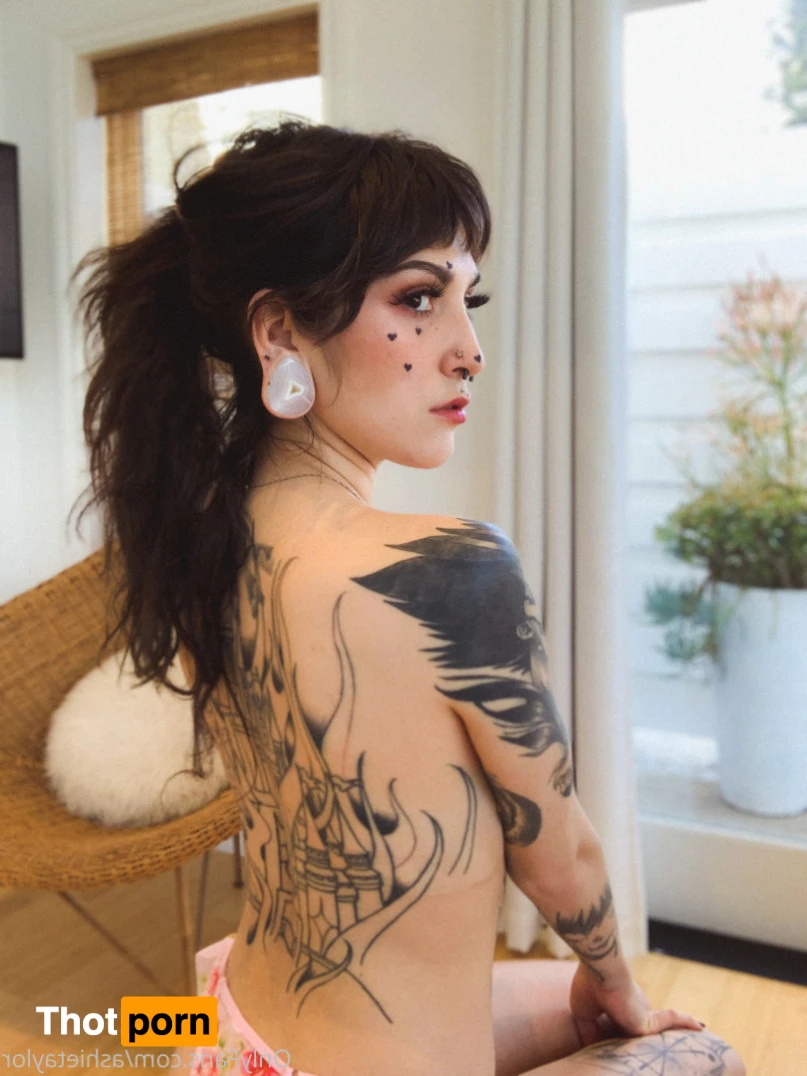 Manic Pixie Massochist 🧚🏼 5635184