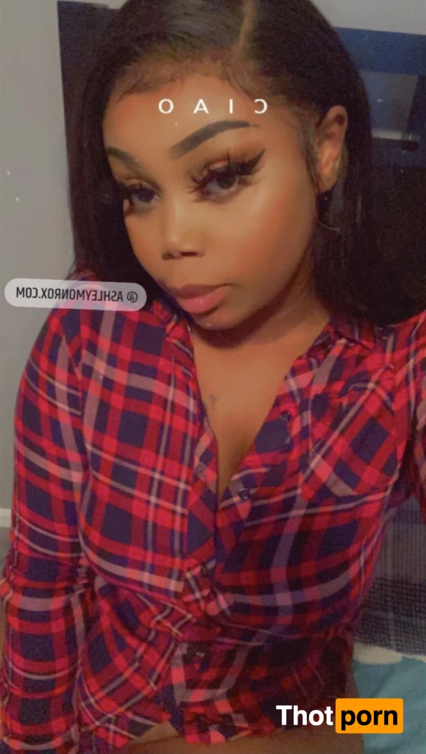 ashleymonrox 5794935