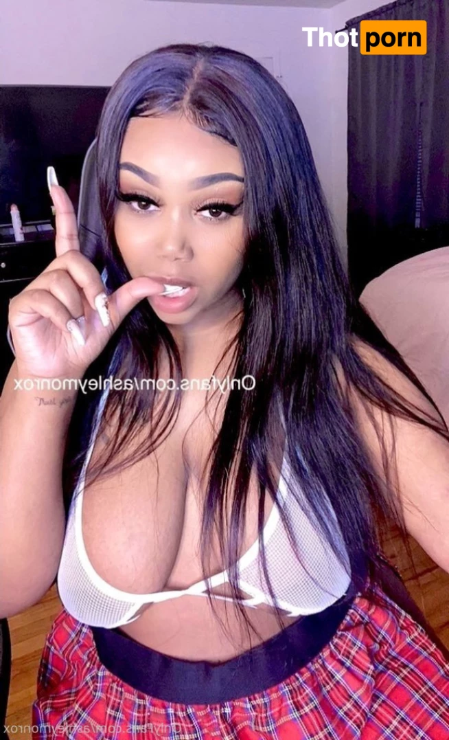 ashleymonrox 5795080