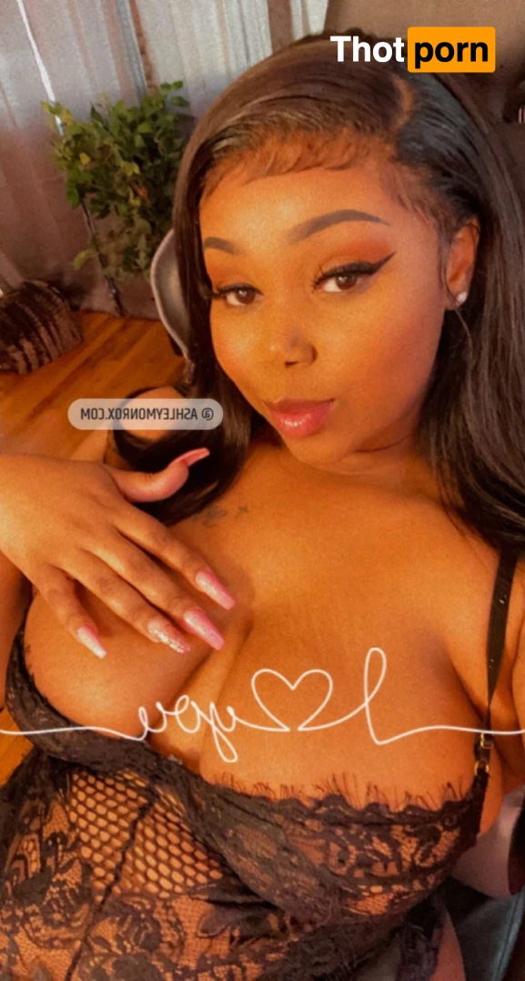 ashleymonrox 5795191