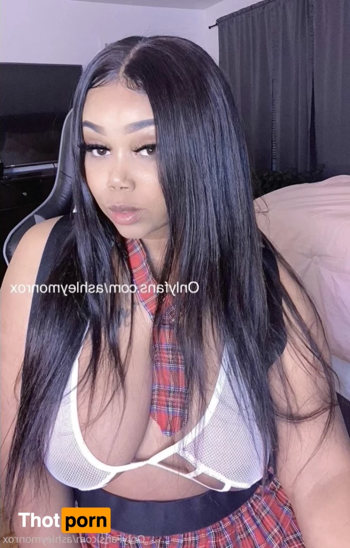 ashleymonrox 5795263