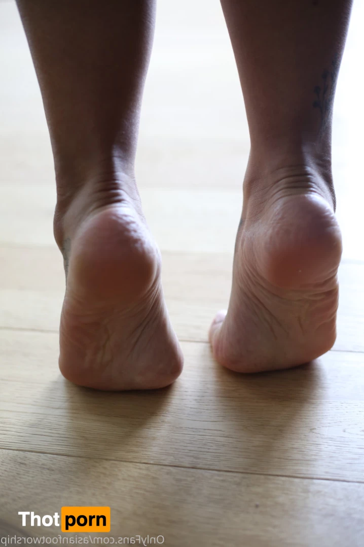 Asian Foot Worship 6043778