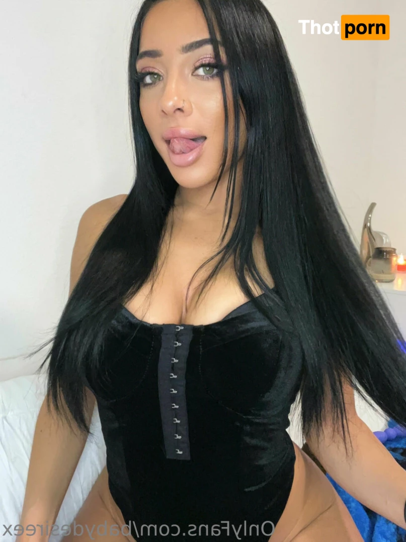 Desiree 🖤 9276614