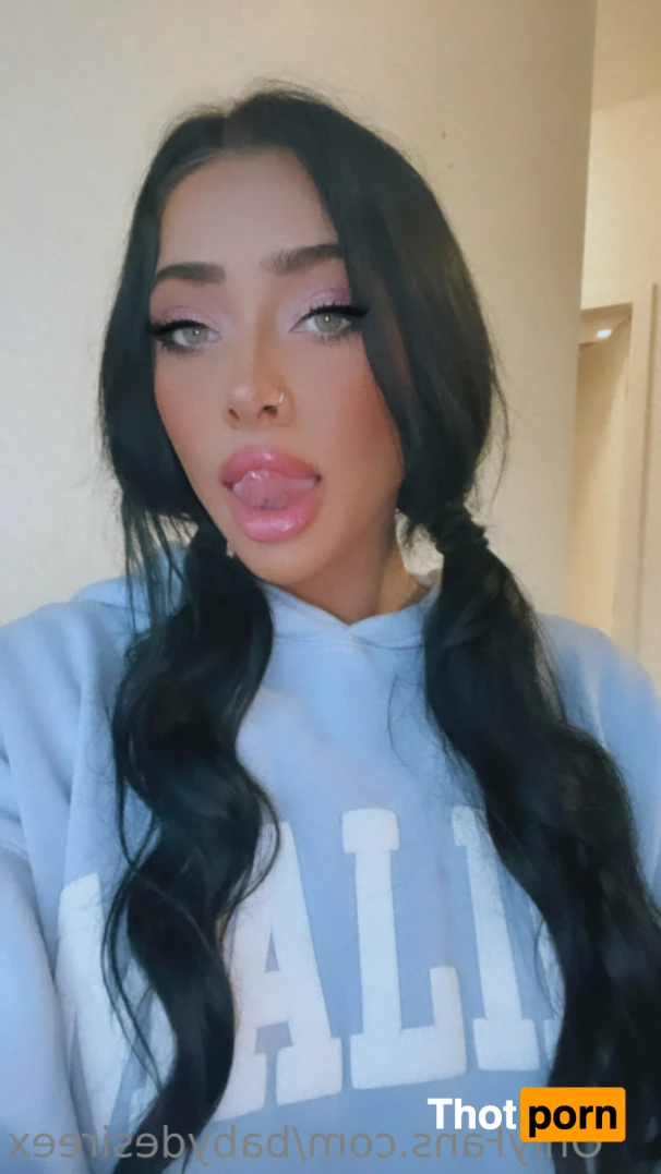 Desiree 🖤 14012209