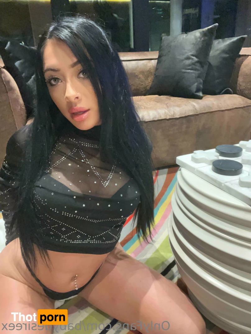 Desiree 🖤 14012251