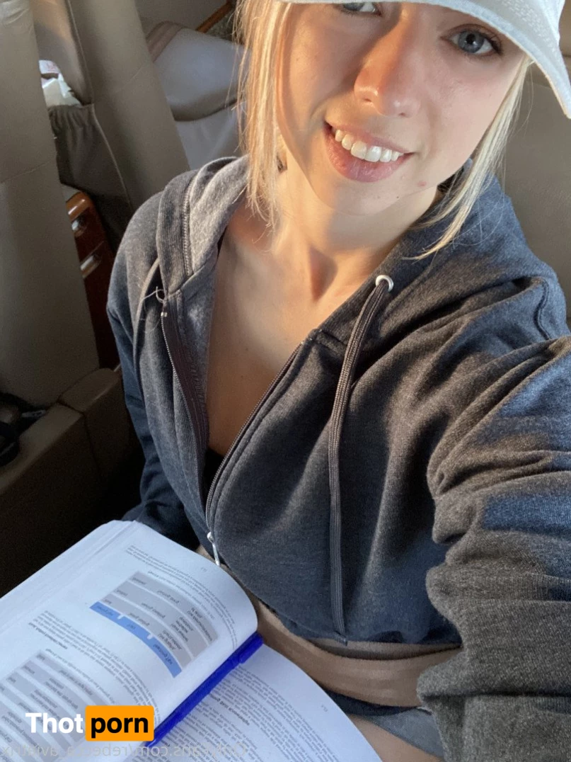 Becca_aviatrix 5240619