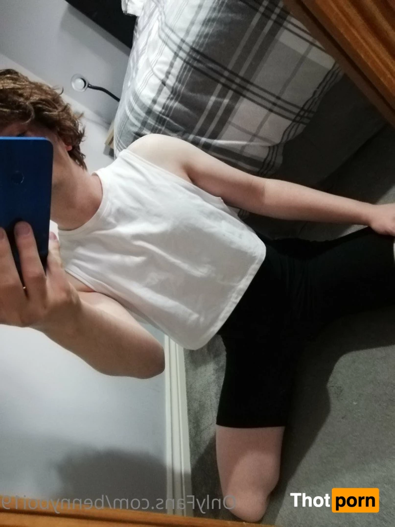 Holly (bennyboi) 5239781