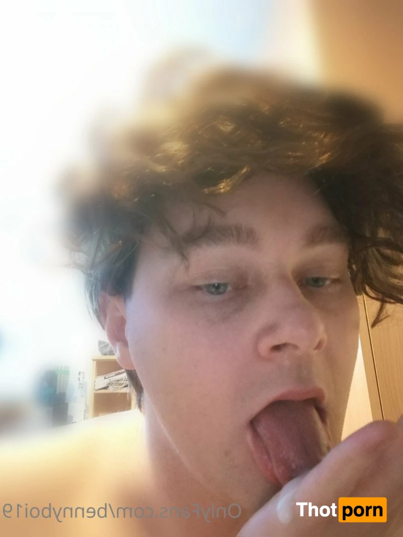 Holly (bennyboi) 5239874